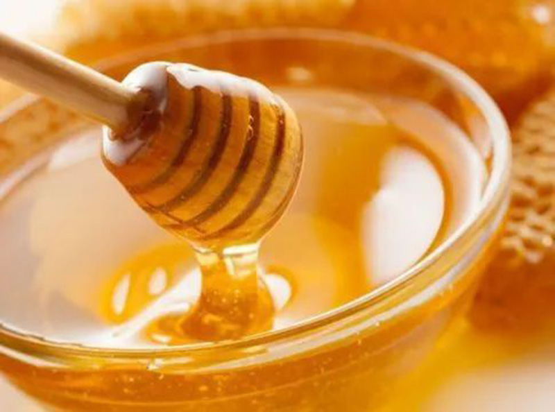 Mật ong có khả năng dưỡng ẩm tốt cho da